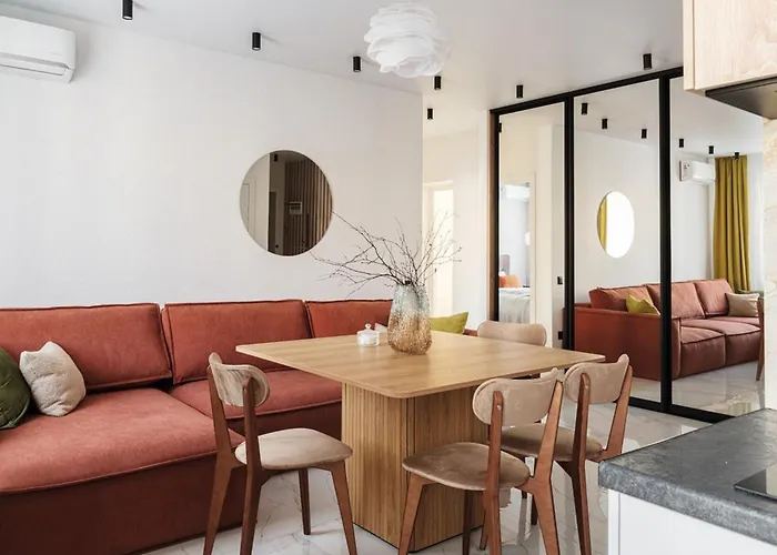 Francisca Apartments